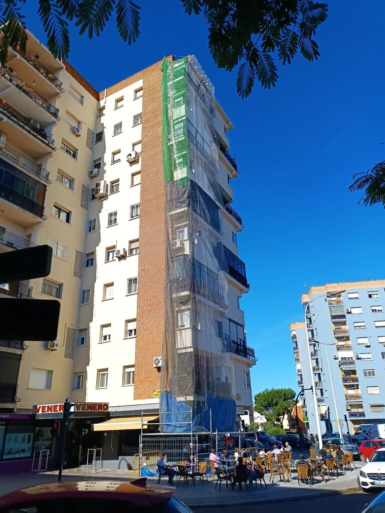 Trabajos verticales sin andamios en Badajoz - Pintores Mangas