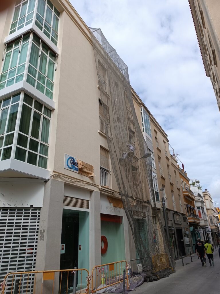 Trabajos verticales sin andamios en Badajoz - Pintores Mangas